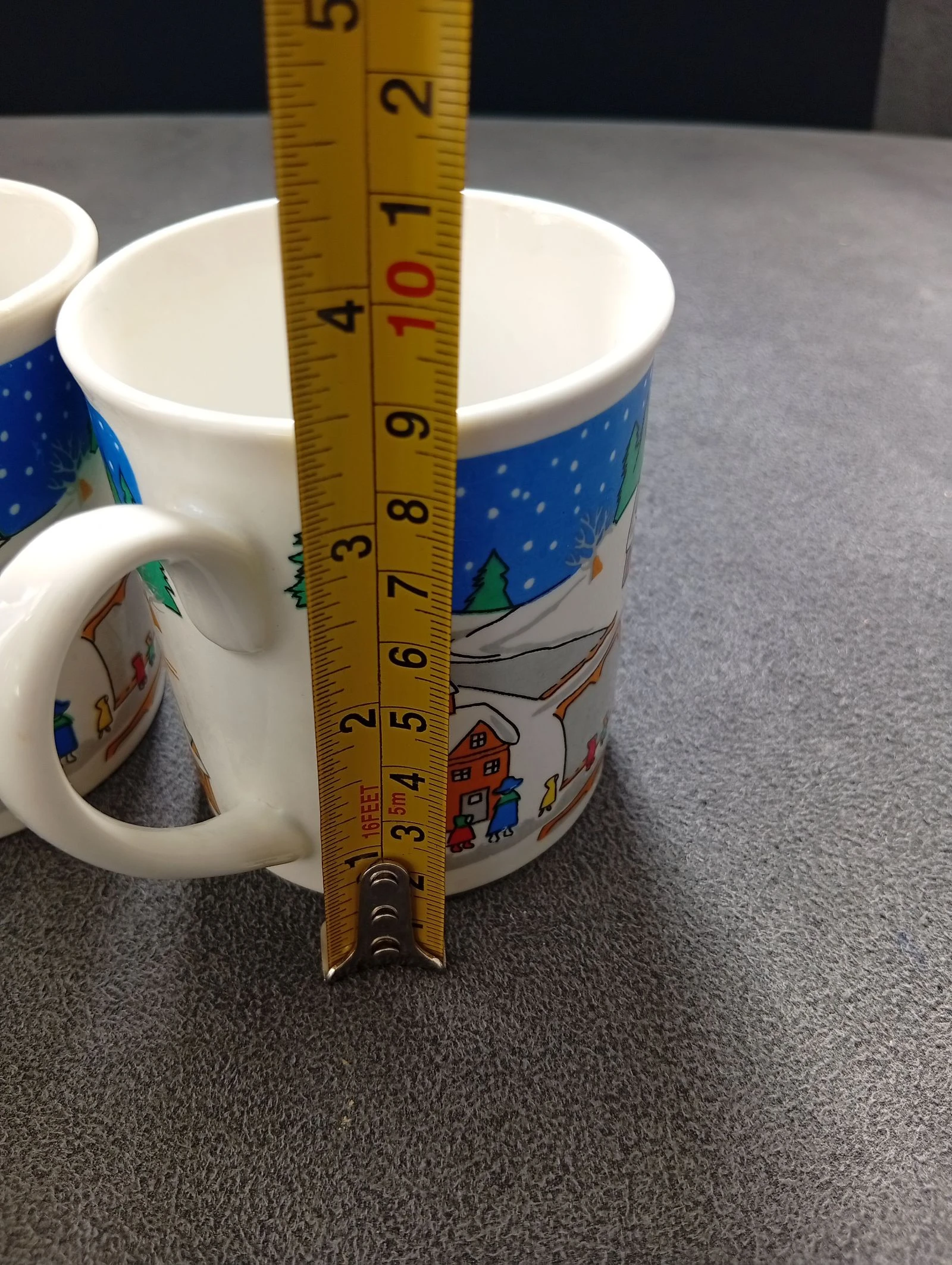 Set of 3 vintage Christmas snowy village decorated cups/mugs - Height 8.5 cm – photo 4